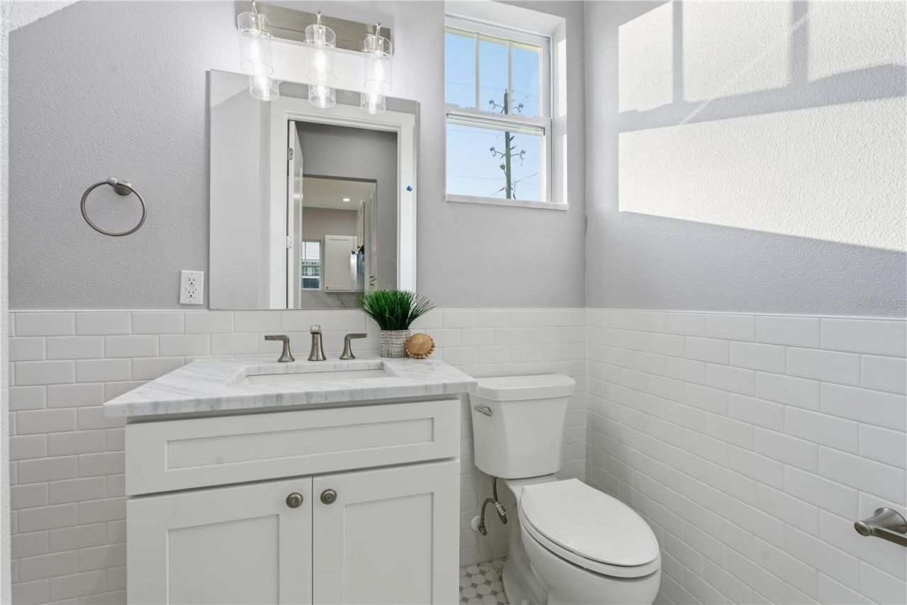 3267 Emerson Avenue S, Saint Petersburg, FL 33712 Photo