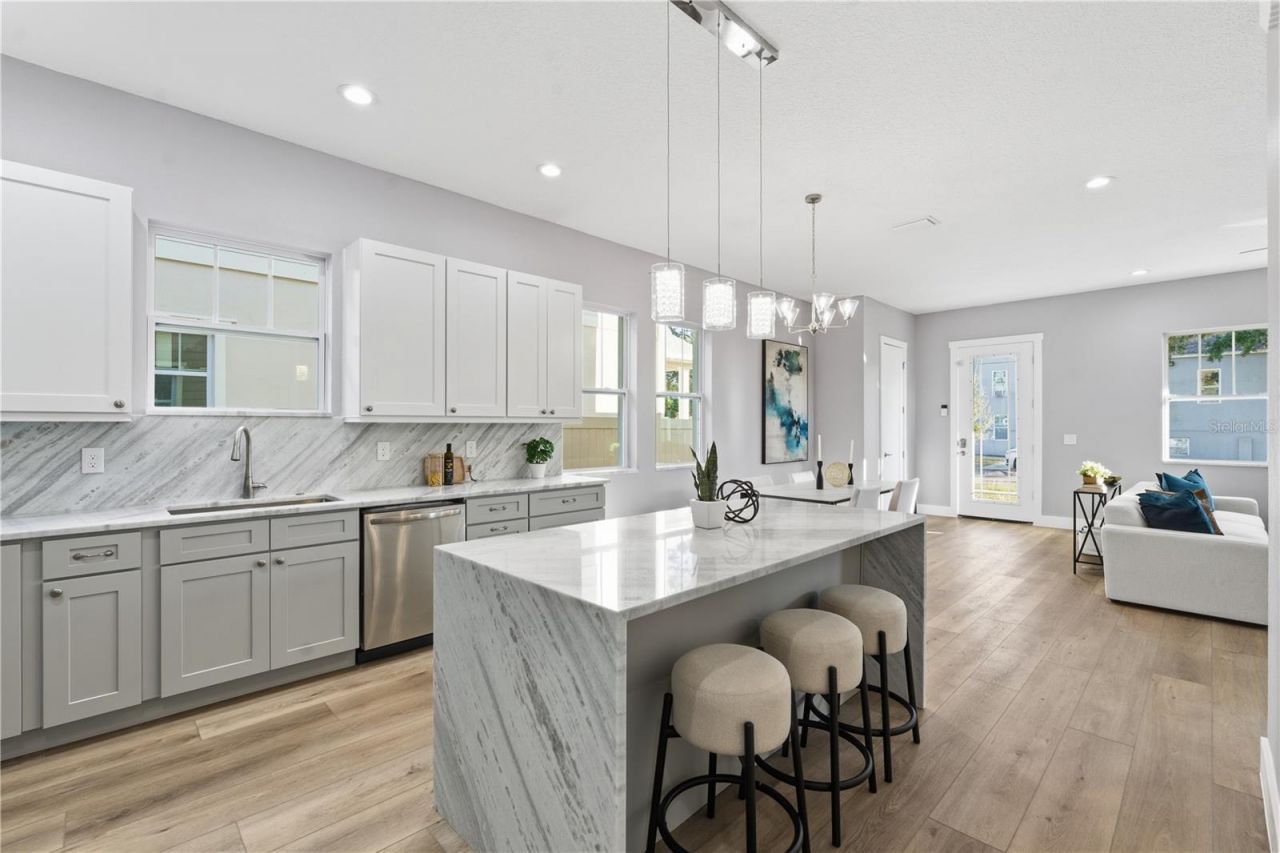 3267 Emerson Avenue S, Saint Petersburg, FL 33712 Photo