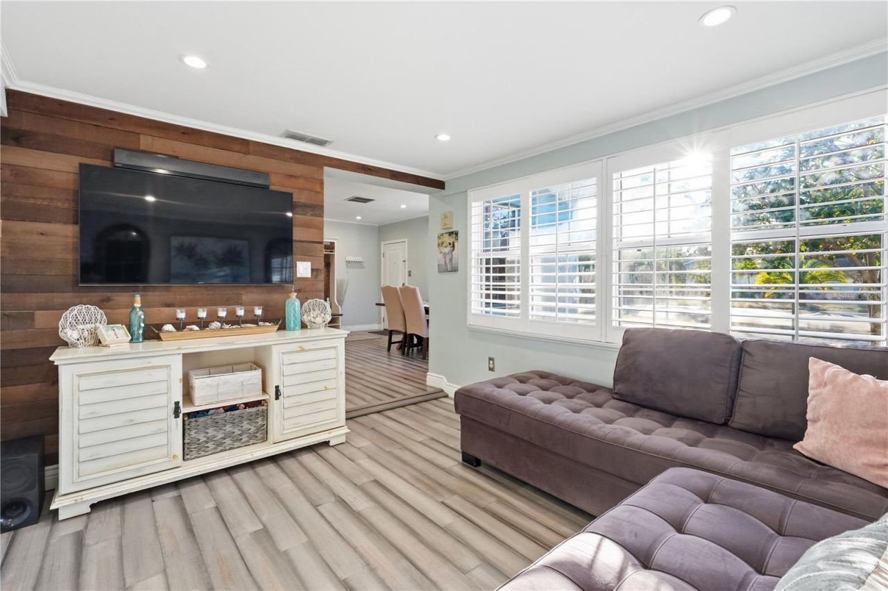 2415 16th Street N, Saint Petersburg, FL 33704 Photo