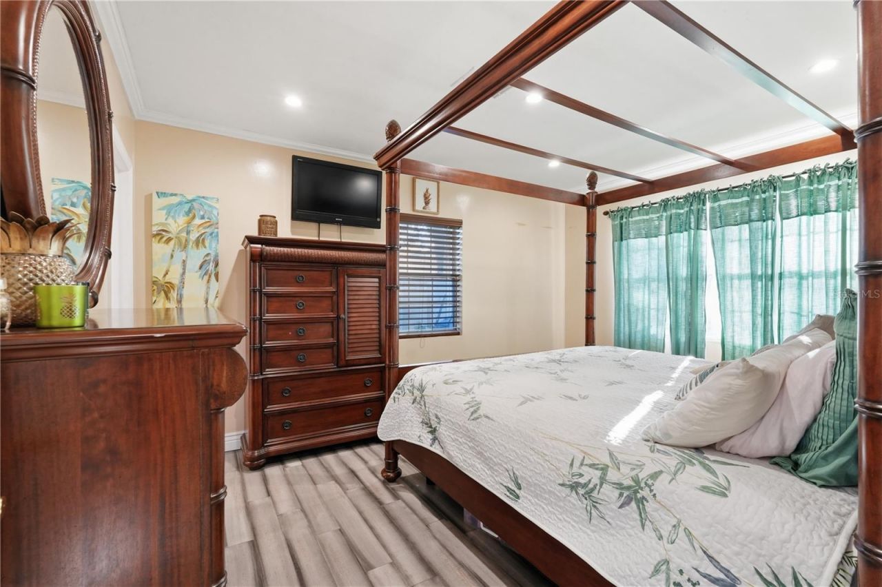 2415 16th Street N, Saint Petersburg, FL 33704 Photo