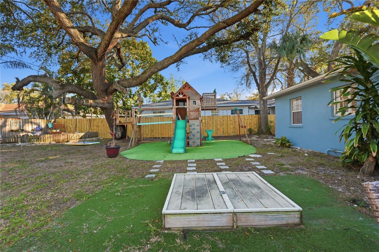 2415 16th Street N, Saint Petersburg, FL 33704 Photo