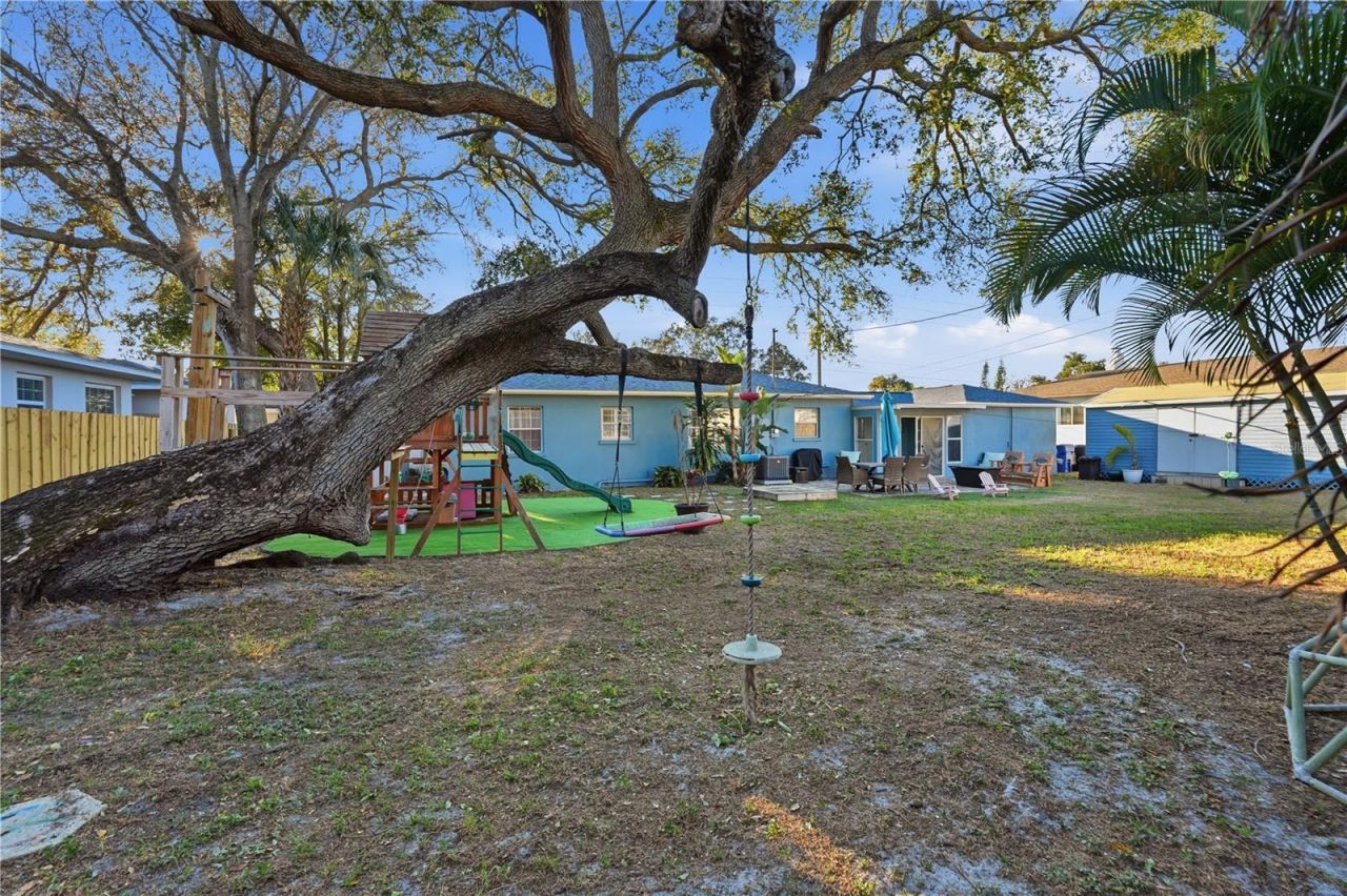 2415 16th Street N, Saint Petersburg, FL 33704 Photo