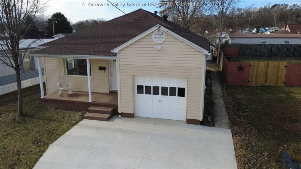 1246 Washington Avenue, Milton, WV 25541 Main Photo