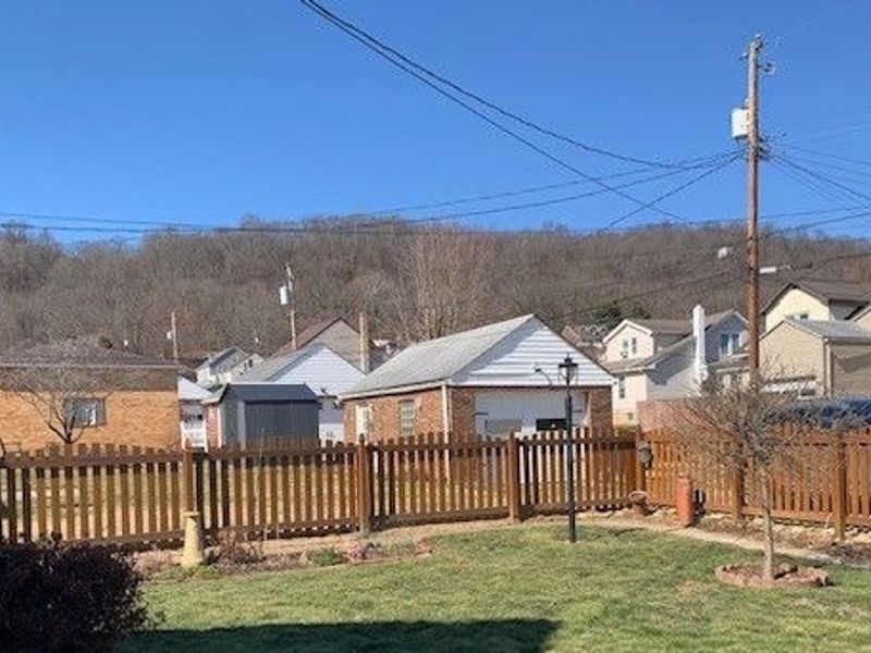 908 Banfield Avenue, Toronto, OH 43964 Photo 13