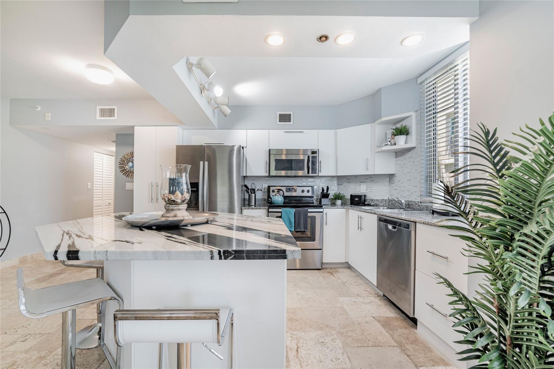 1532 Drexel Avenue, Unit 201, Miami Beach, FL 33139 Photo