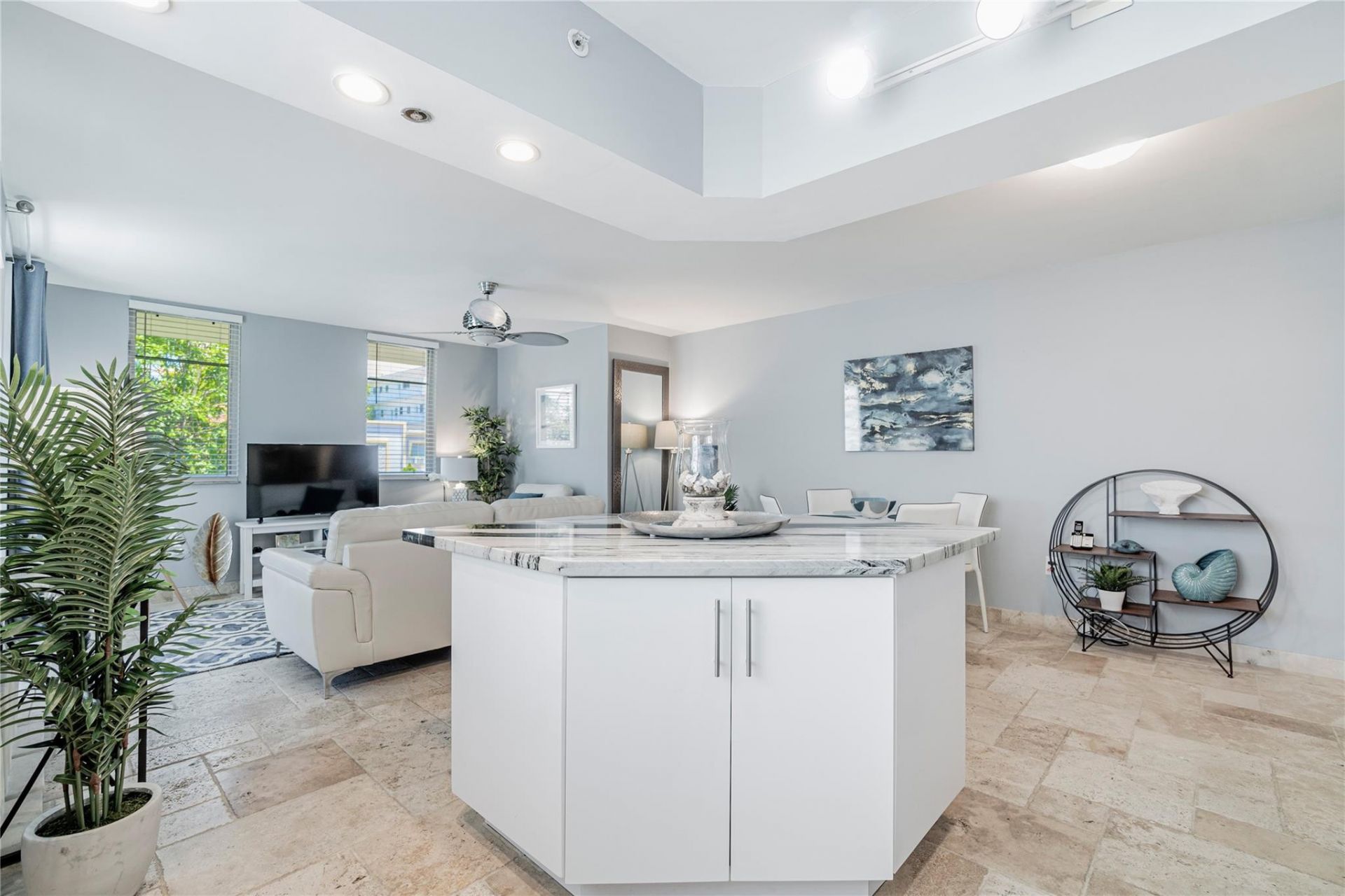 1532 Drexel Avenue, Unit 201, Miami Beach, FL 33139 Photo