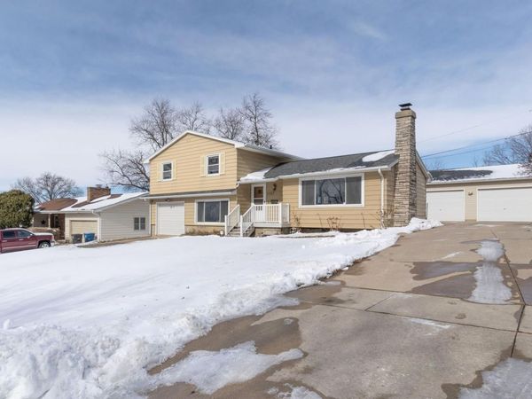 1191 Lindner Drive, Waterloo, IA 50701