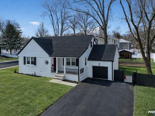 252 Knickerbocker Road, CLOSTER, NJ 07624