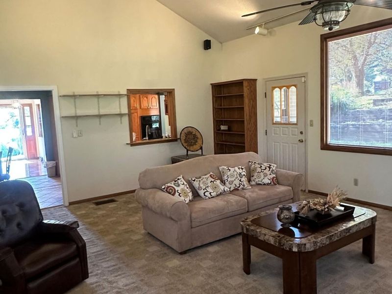 2695 Ash Meadows Boulevard , Zanesville, OH 43701 Photo 11