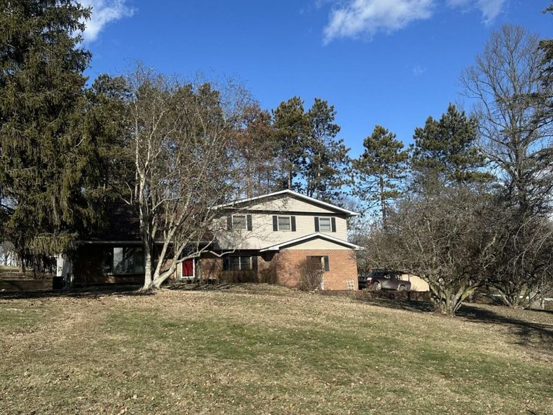 2695 Ash Meadows Boulevard , Zanesville, OH 43701 Photo 2