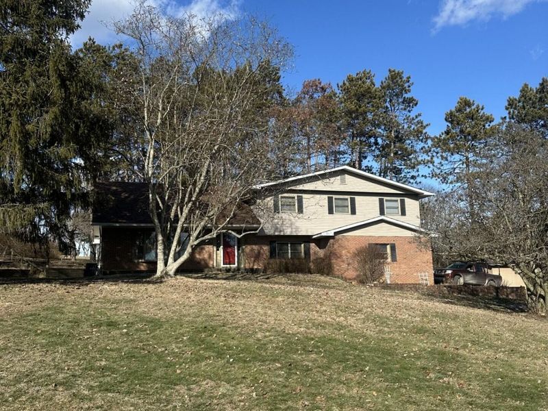 2695 Ash Meadows Boulevard , Zanesville, OH 43701 Photo 4