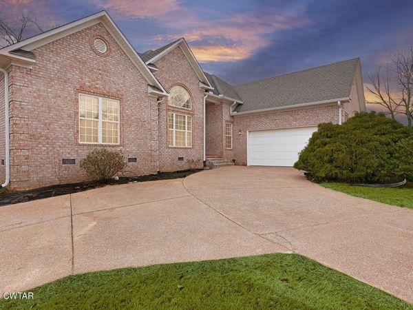 2111 Willow Trace Drive, Milan, TN 38358