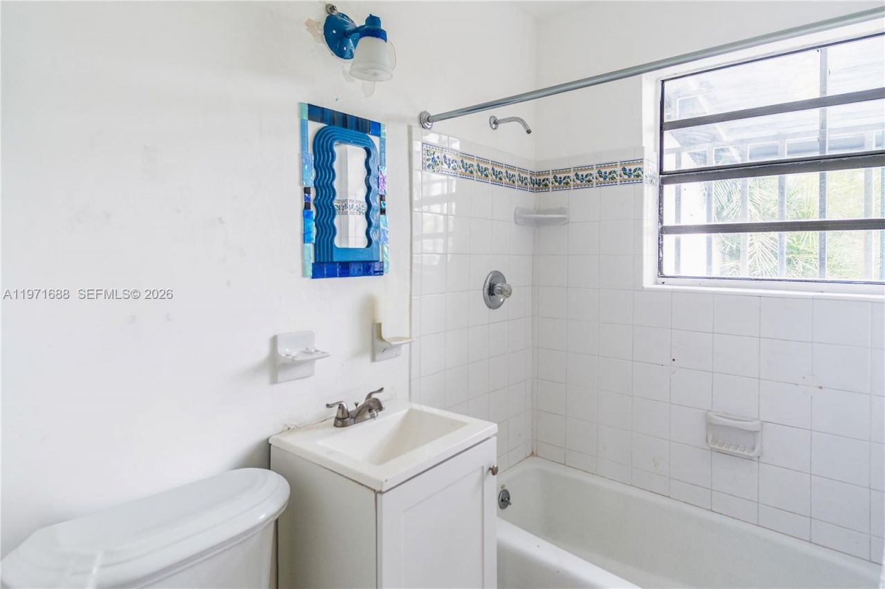 8461 SW 38th St , Miami, FL 33155 Photo