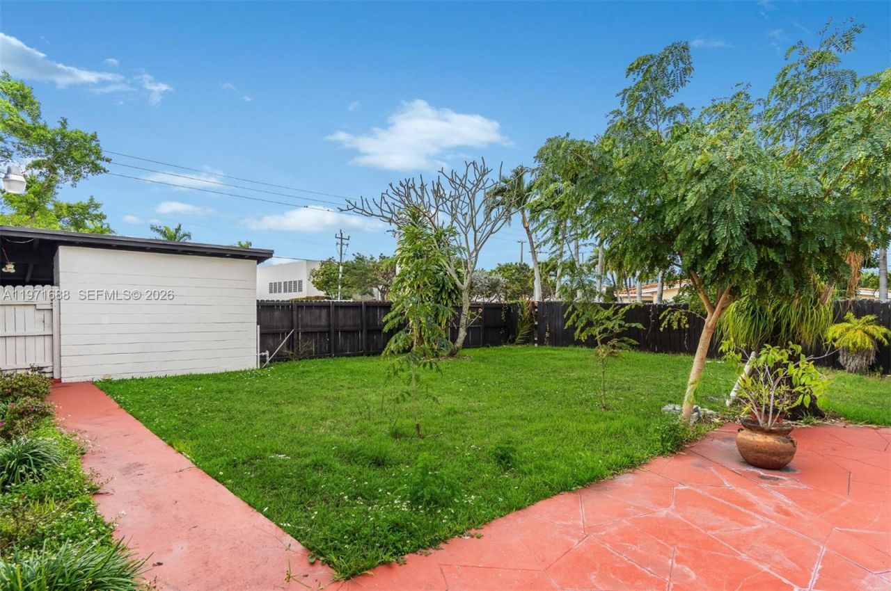 8461 SW 38th St , Miami, FL 33155 Photo