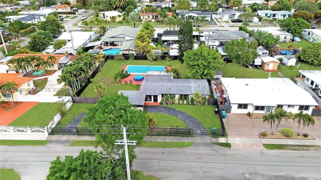 8461 SW 38th St , Miami, FL 33155 Photo