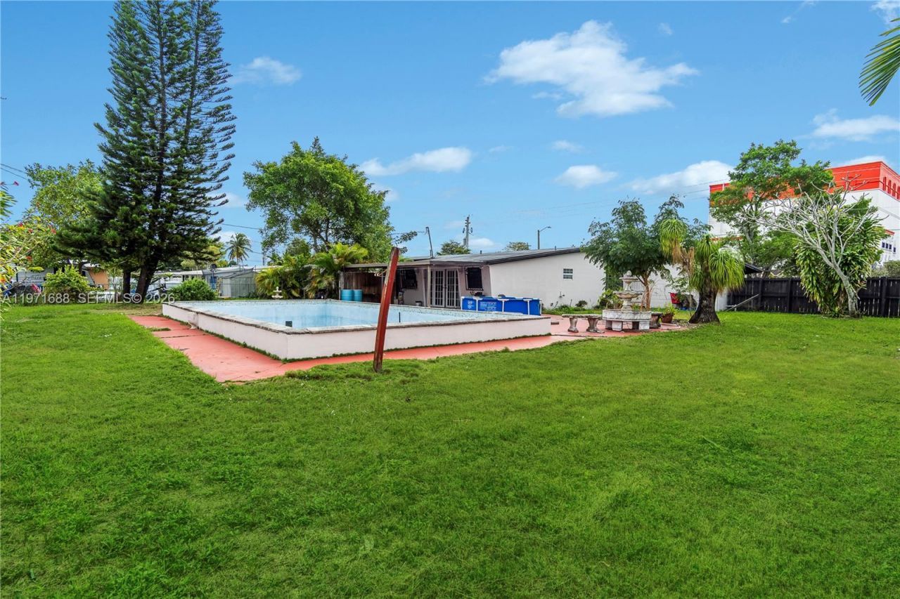 8461 SW 38th St , Miami, FL 33155 Photo