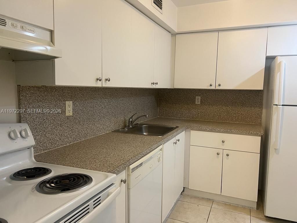 1805 Sans Souci Blvd, Unit 429, North Miami, FL 33181 Photo