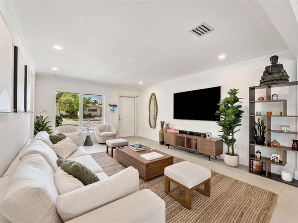 45 Palermo Ave , Coral Gables, FL 33134