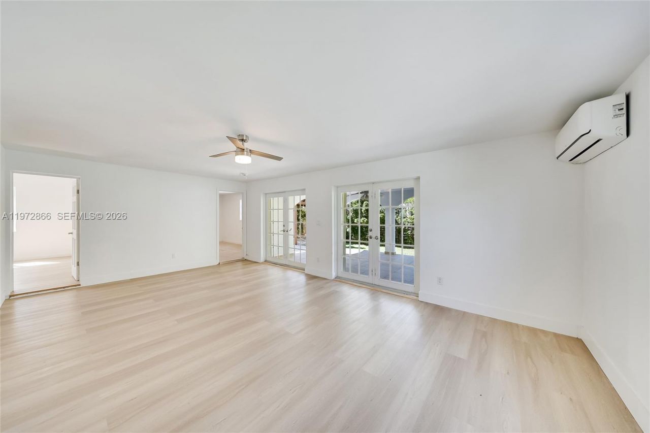 9056 Emerson Ave, Surfside, FL 33154 Photo