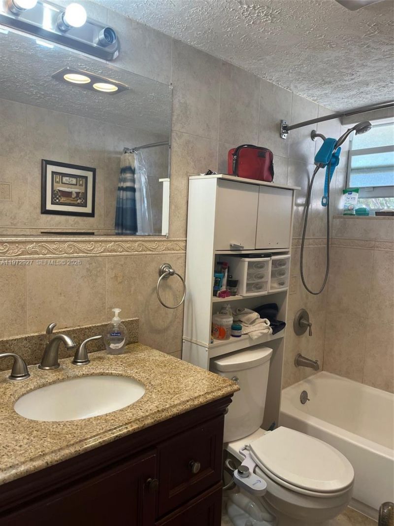 752 Lori Dr, Unit 218, Palm Springs, FL 33461 Photo
