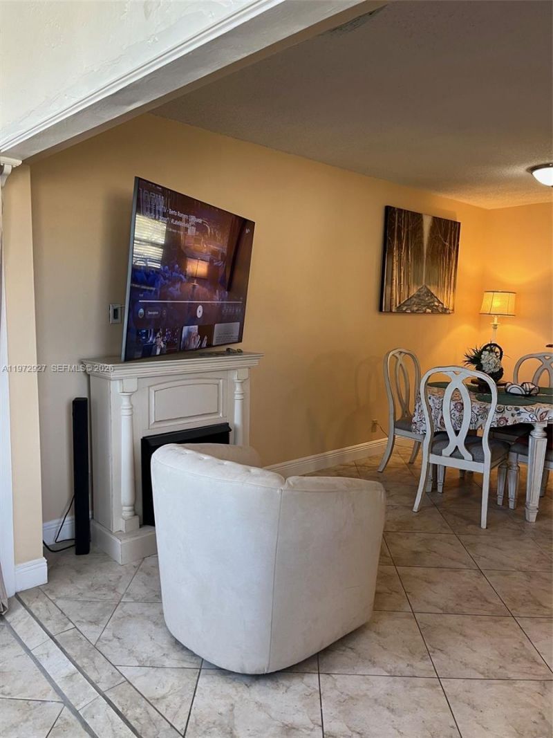 752 Lori Dr, Unit 218, Palm Springs, FL 33461 Photo