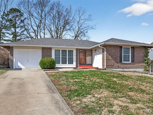 1727 Schulte Hill Drive, Maryland Heights, MO 63043