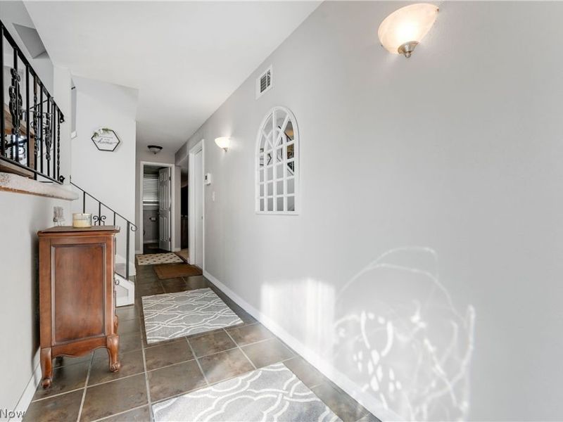 450 Brookdale Drive, Eastlake, OH 44095 Photo 3