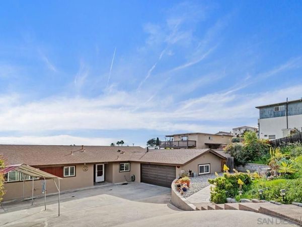 9545 Chestnut St, Spring Valley, CA 91977