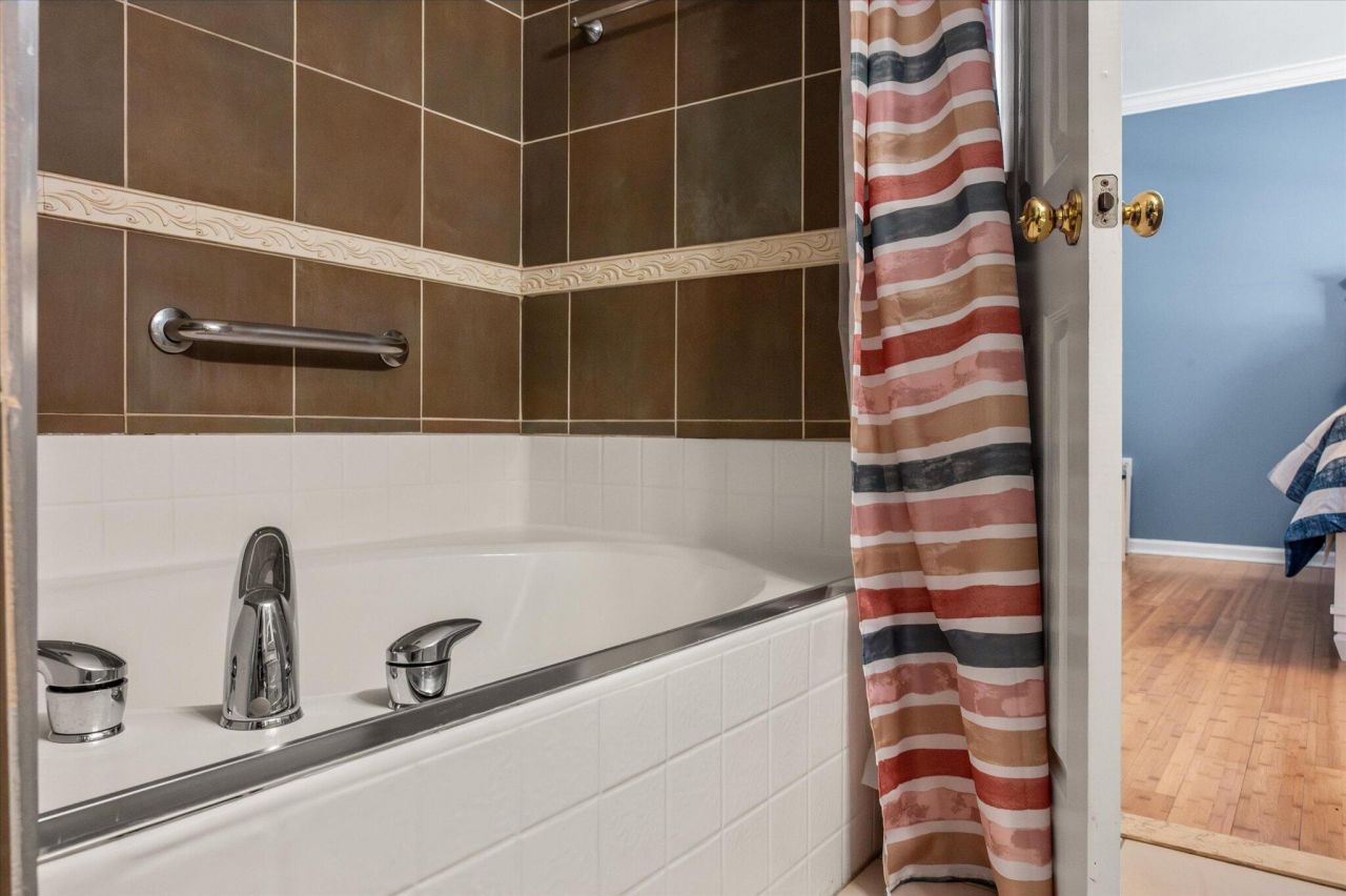 307 Arbor Oaks Drive Photo 25