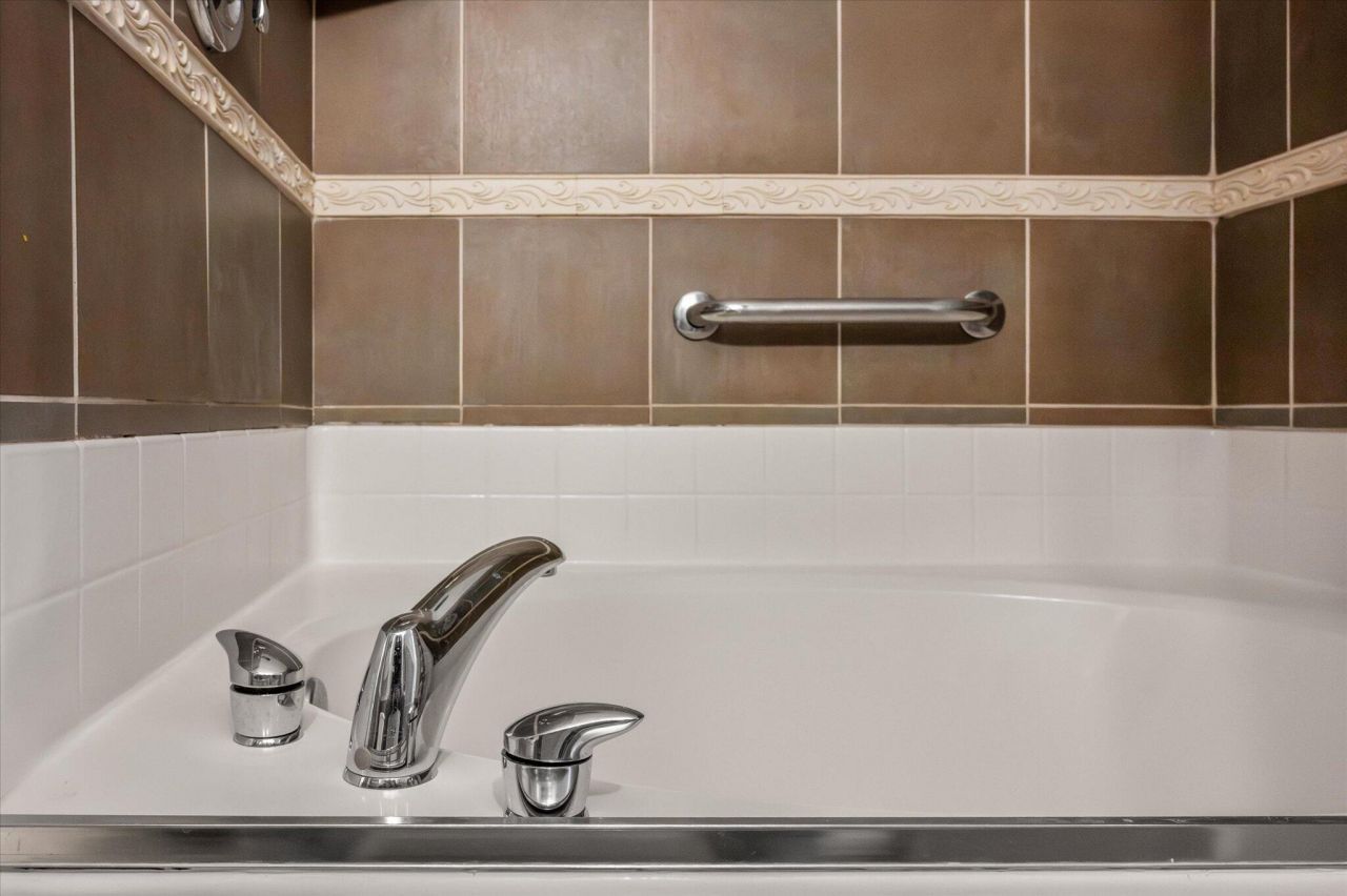 307 Arbor Oaks Drive Photo 26