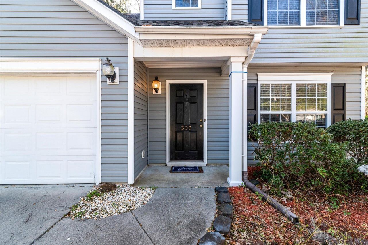 307 Arbor Oaks Drive Photo 4