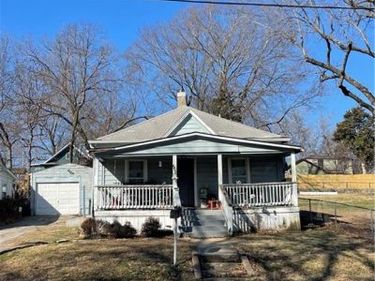 566 S Overton Avenue, Independence, MO 64055