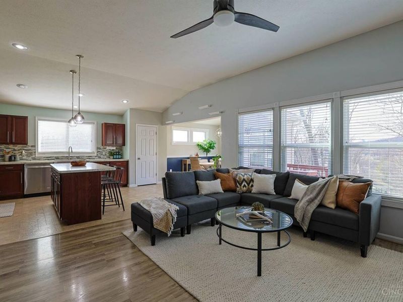 1919 Washburn Street, Cincinnati, OH 45223 Photo 3