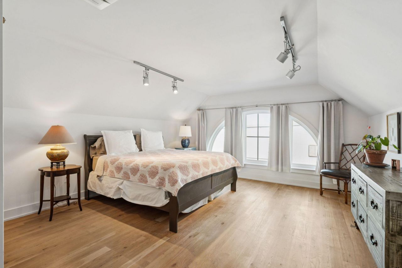 241 East Bay Street Photo 103