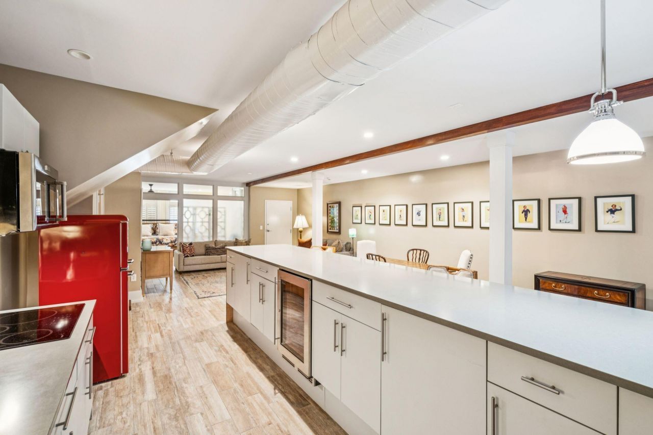 241 East Bay Street Photo 33