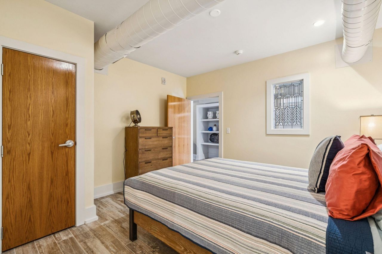 241 East Bay Street Photo 35