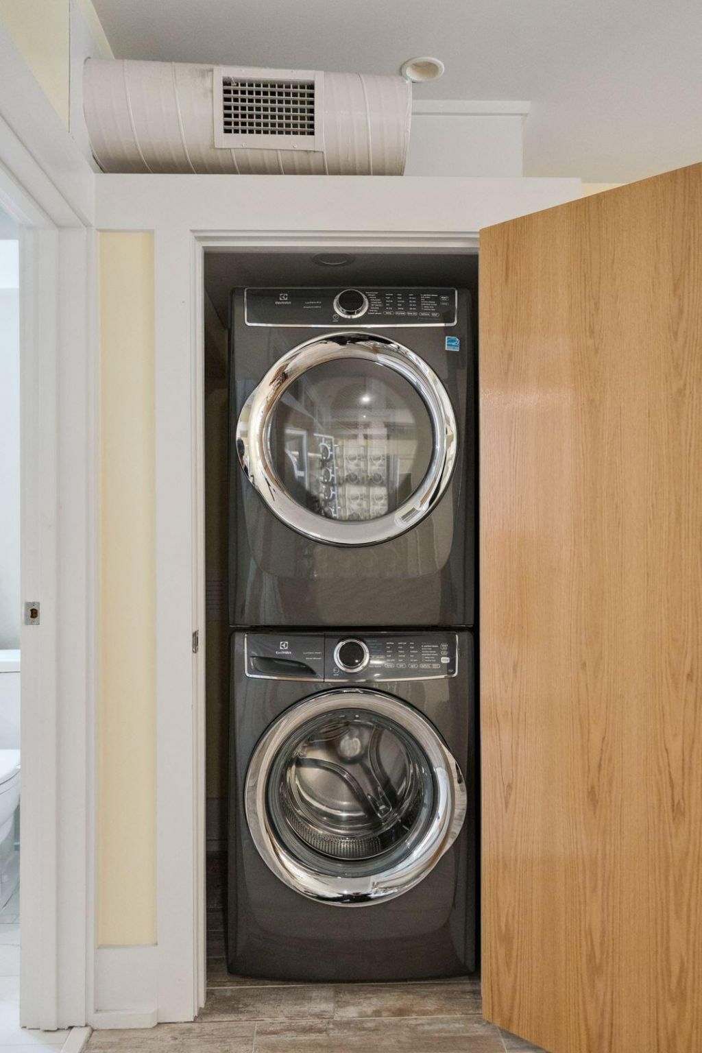 241 East Bay Street Photo 41