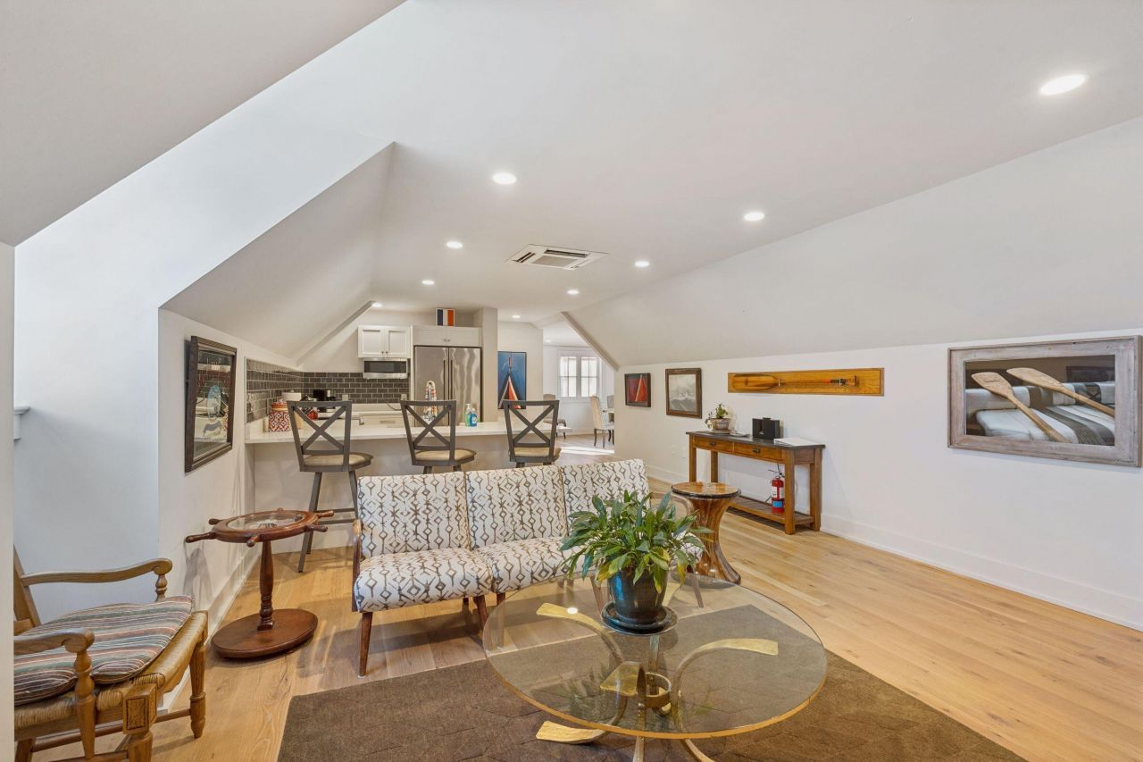 241 East Bay Street Photo 83