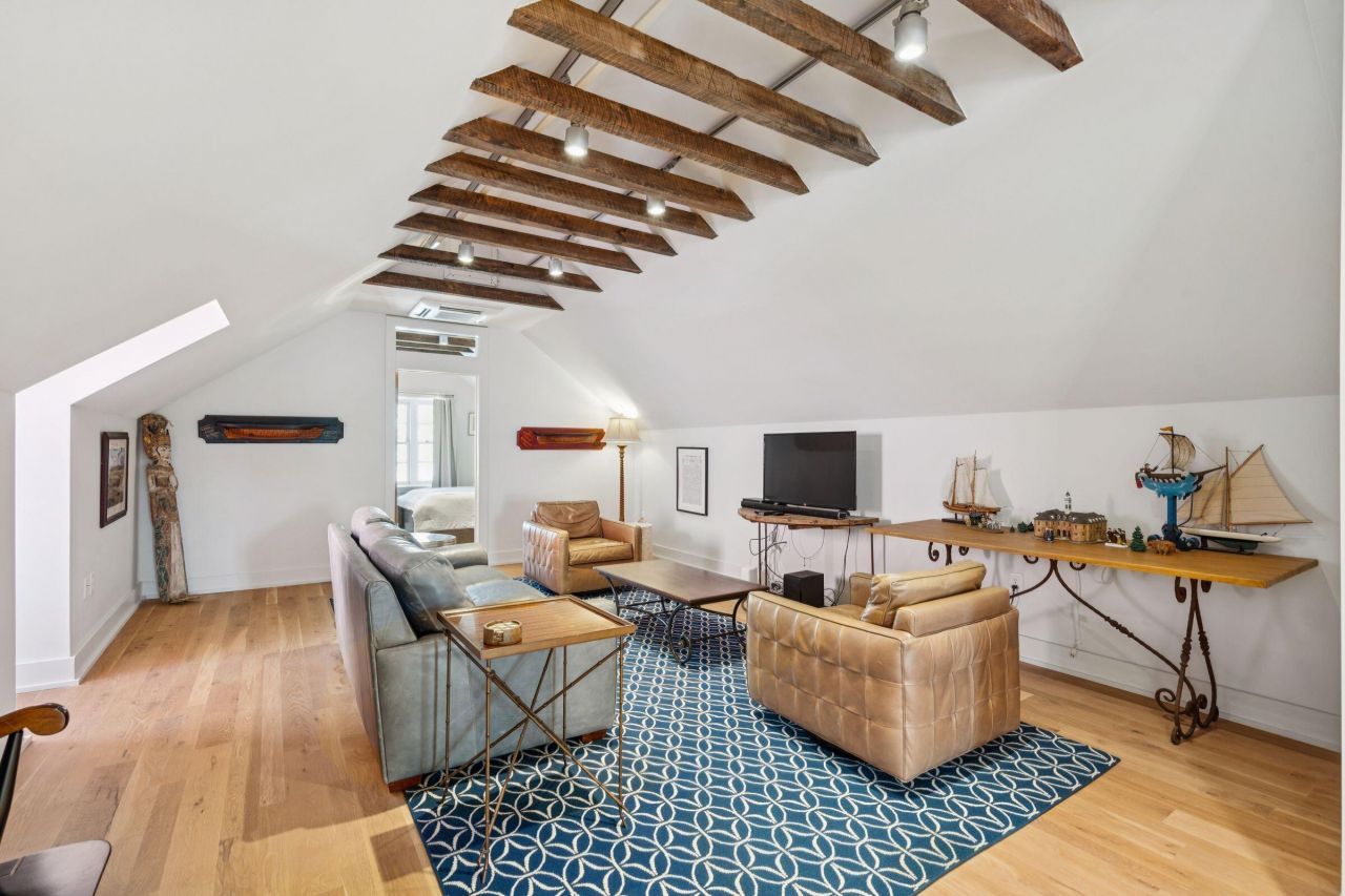 241 East Bay Street Photo 94