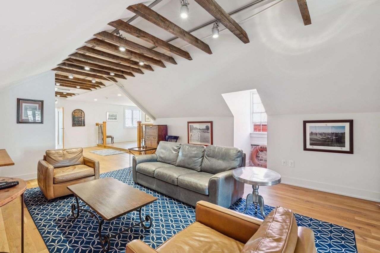 241 East Bay Street Photo 95