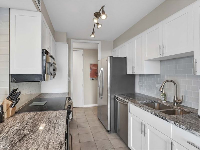 12700 Lake Avenue, Unit 2602, Lakewood, OH 44107 Photo 16