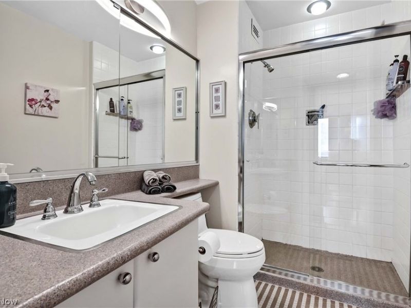 12700 Lake Avenue, Unit 2602, Lakewood, OH 44107 Photo 21