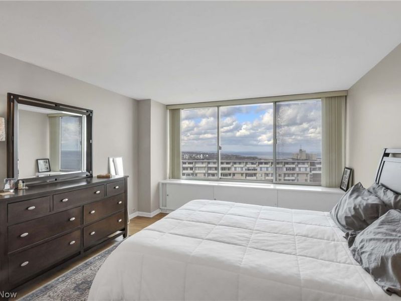 12700 Lake Avenue, Unit 2602, Lakewood, OH 44107 Photo 27