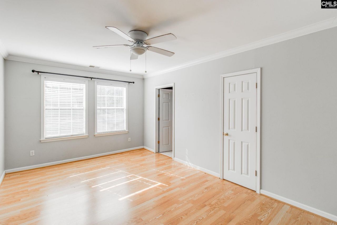 3425 Manor Avenue  Photo 13