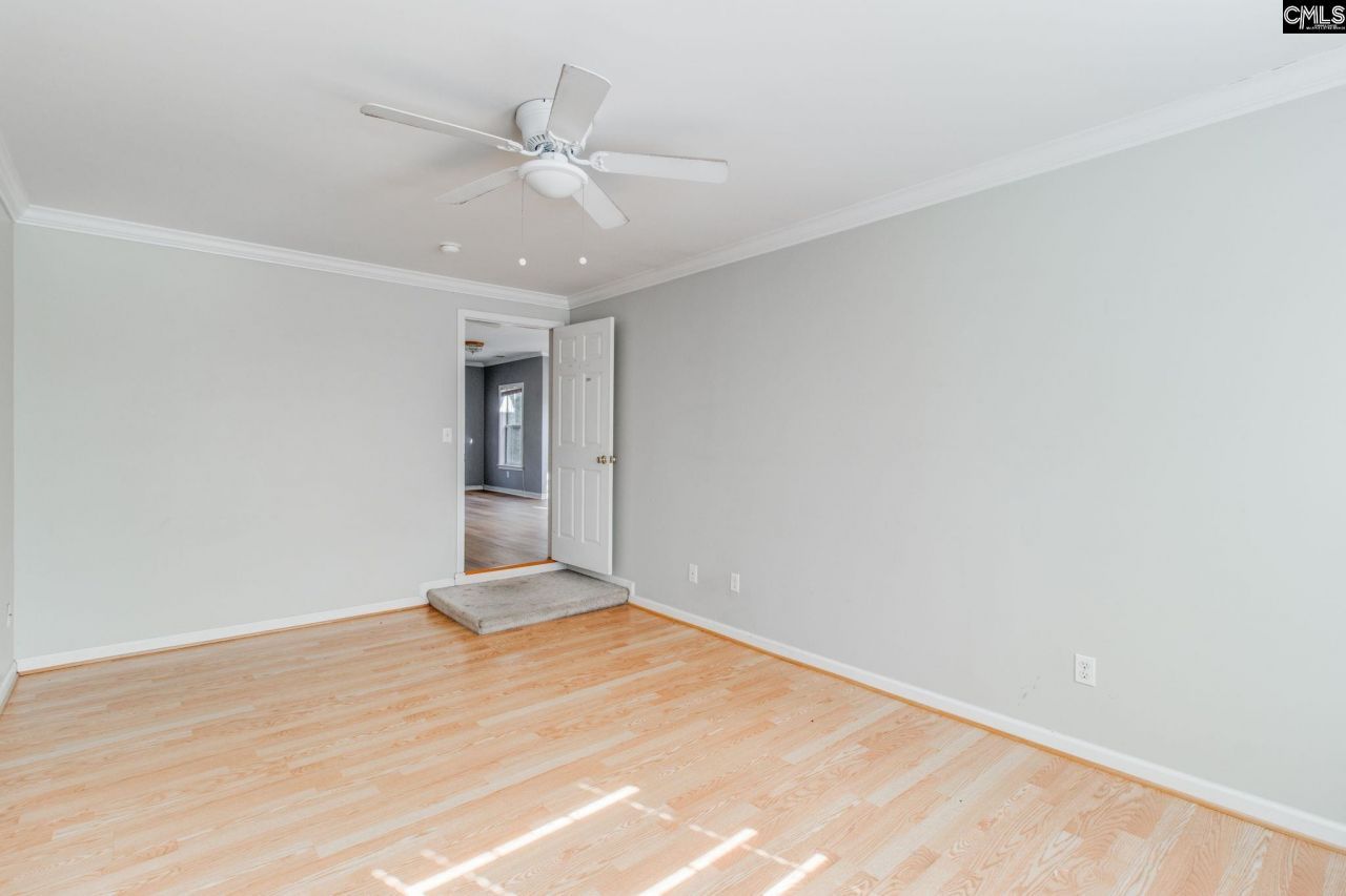 3425 Manor Avenue  Photo 15