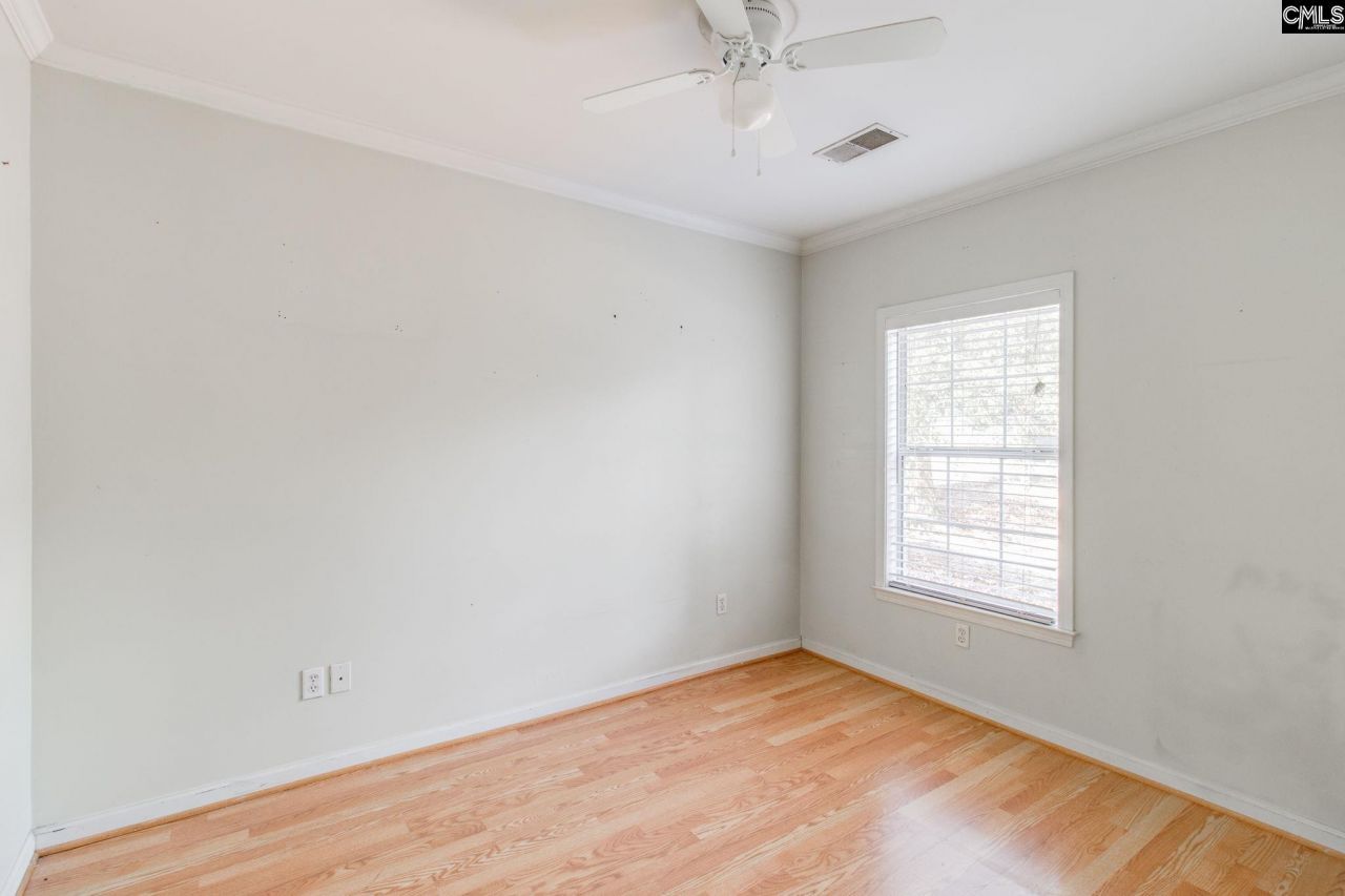 3425 Manor Avenue  Photo 19