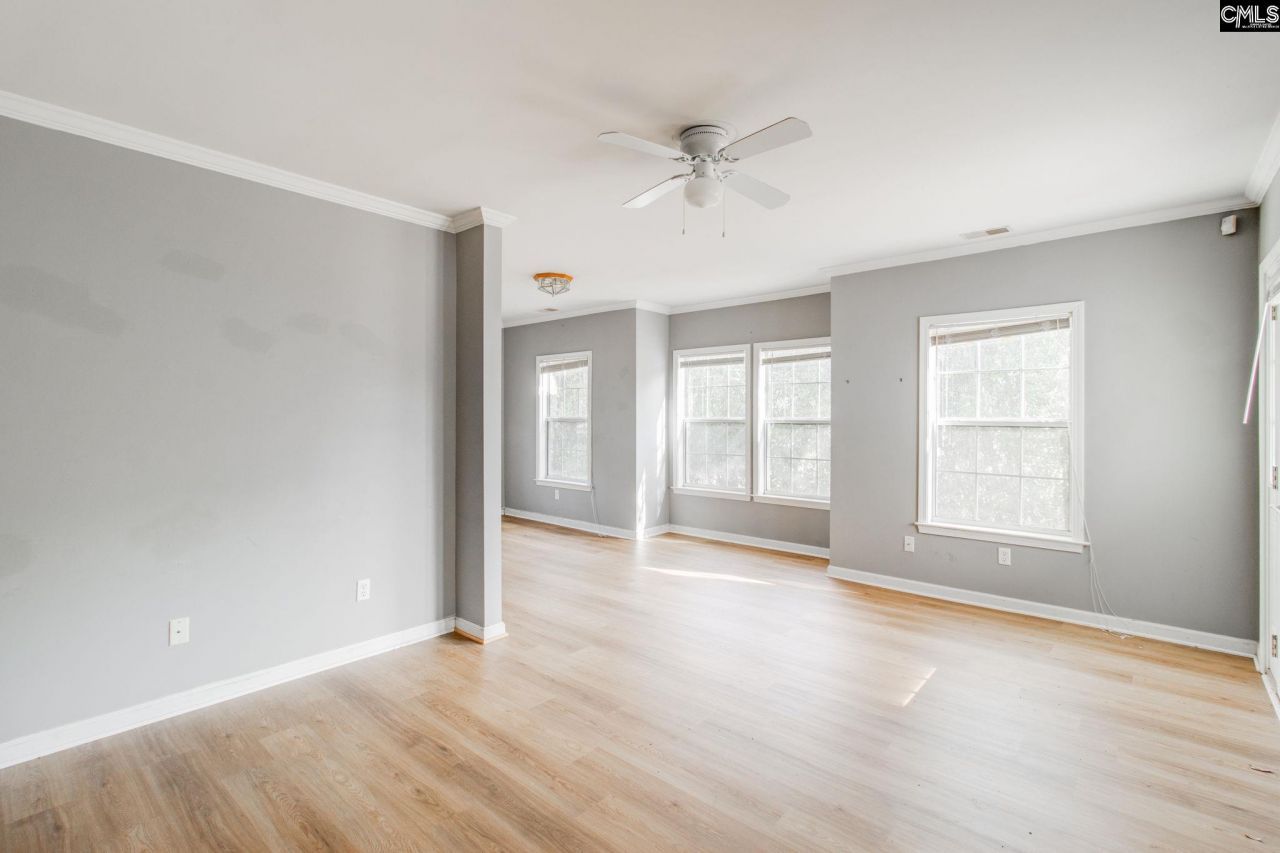 3425 Manor Avenue  Photo 7