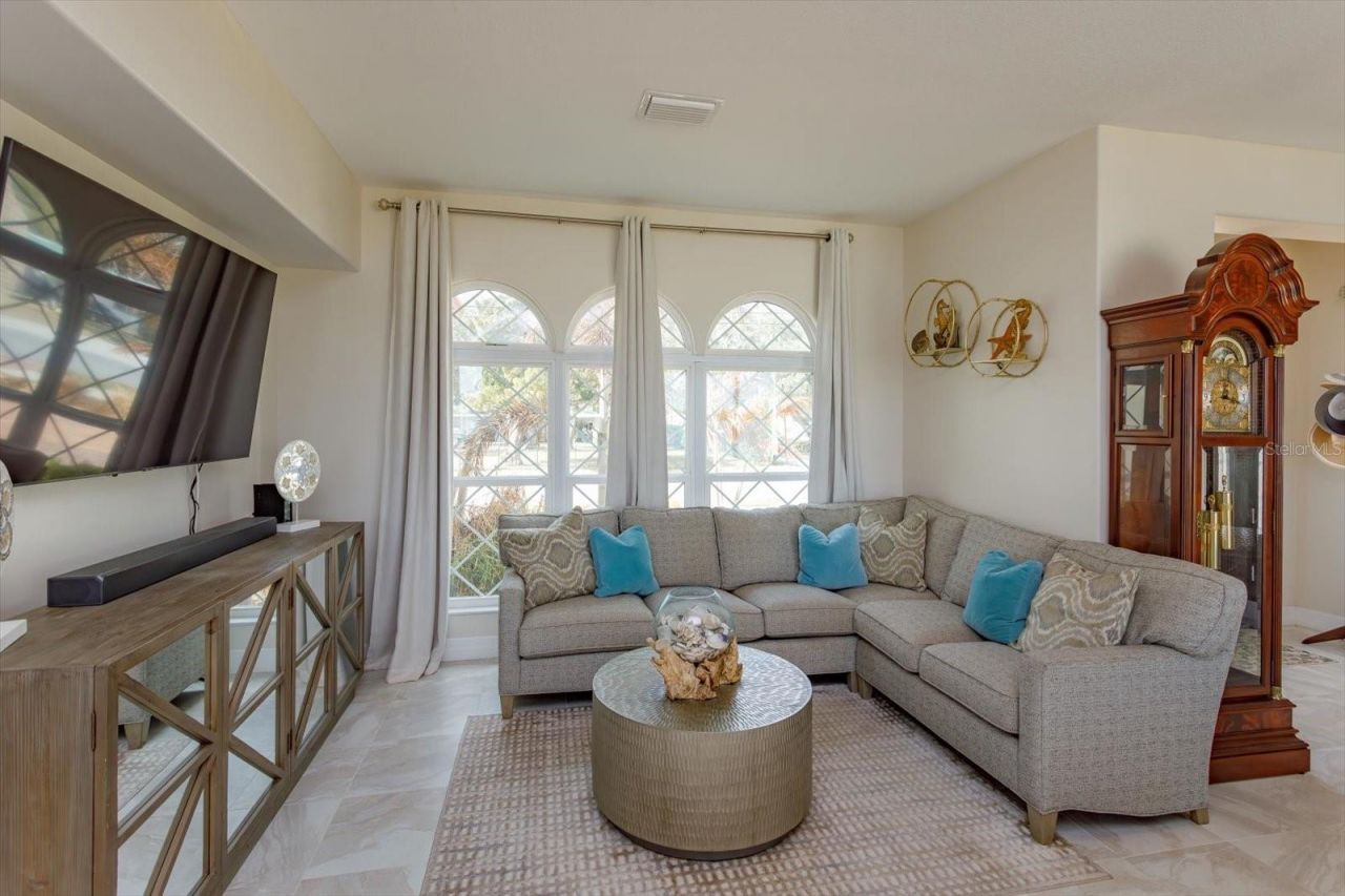 1201 S Riverside Drive, Edgewater, FL 32132 Photo