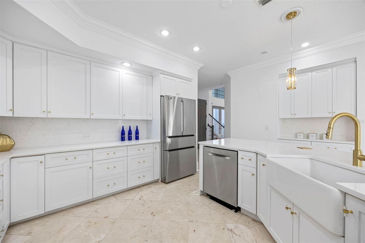 6024 Kipps Colony Drive E, Gulfport, FL 33707 Photo