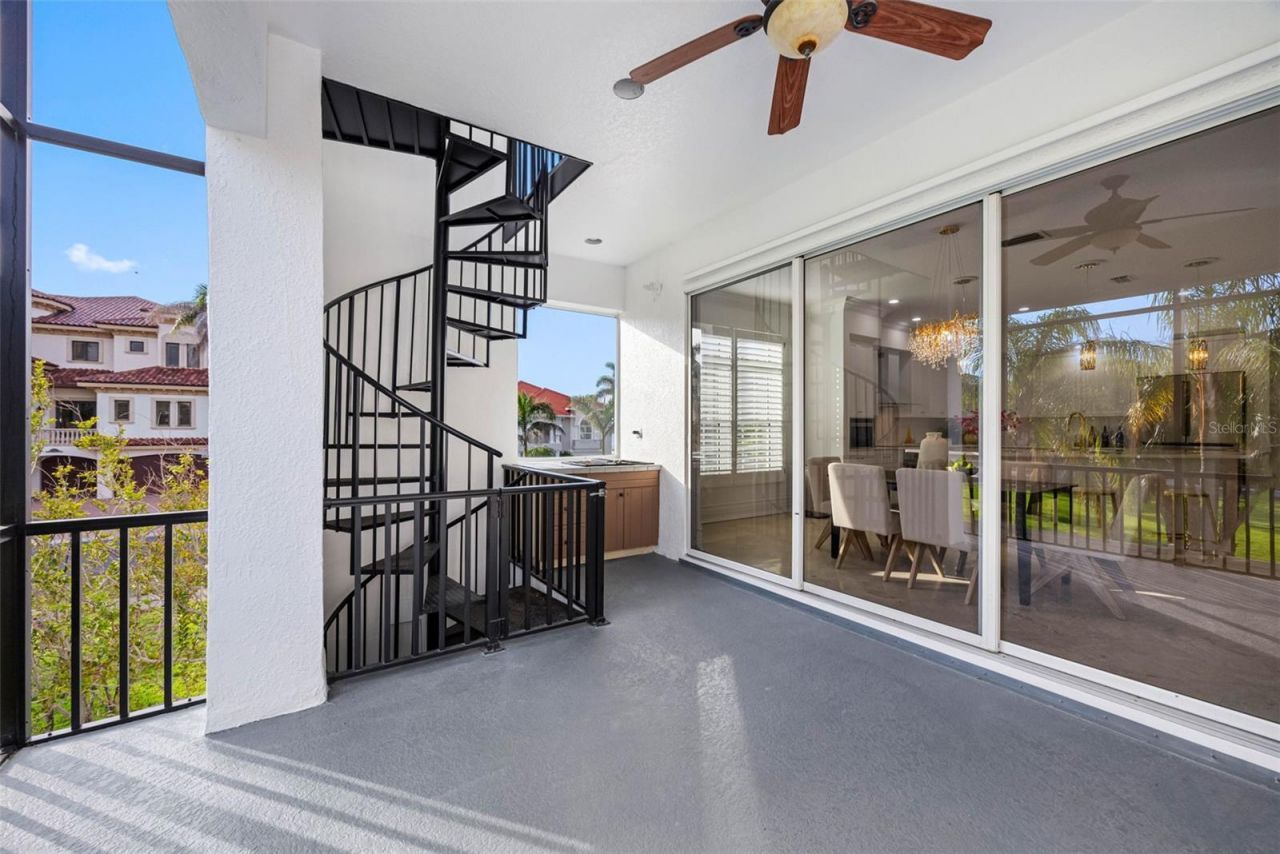 6024 Kipps Colony Drive E, Gulfport, FL 33707 Photo